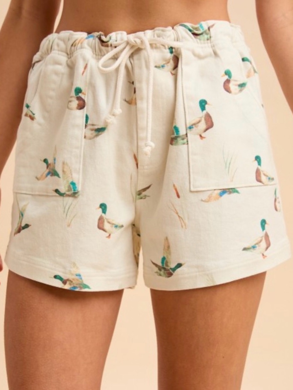 NWT! Sz M Cream Duck-Print Drawstring Women’s Shorts